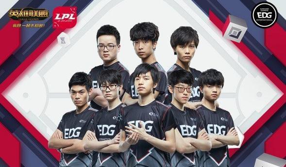 曼城利物浦大胜英超会夺冠？曼联输给阿森纳球迷