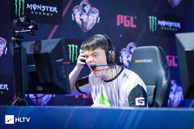 与此相对应 与此相对应